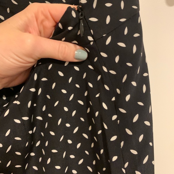 Diane von Furstenberg DVF Wide Leg Patterned Pants 100% Silk Size 6 - Picture 5 of 6